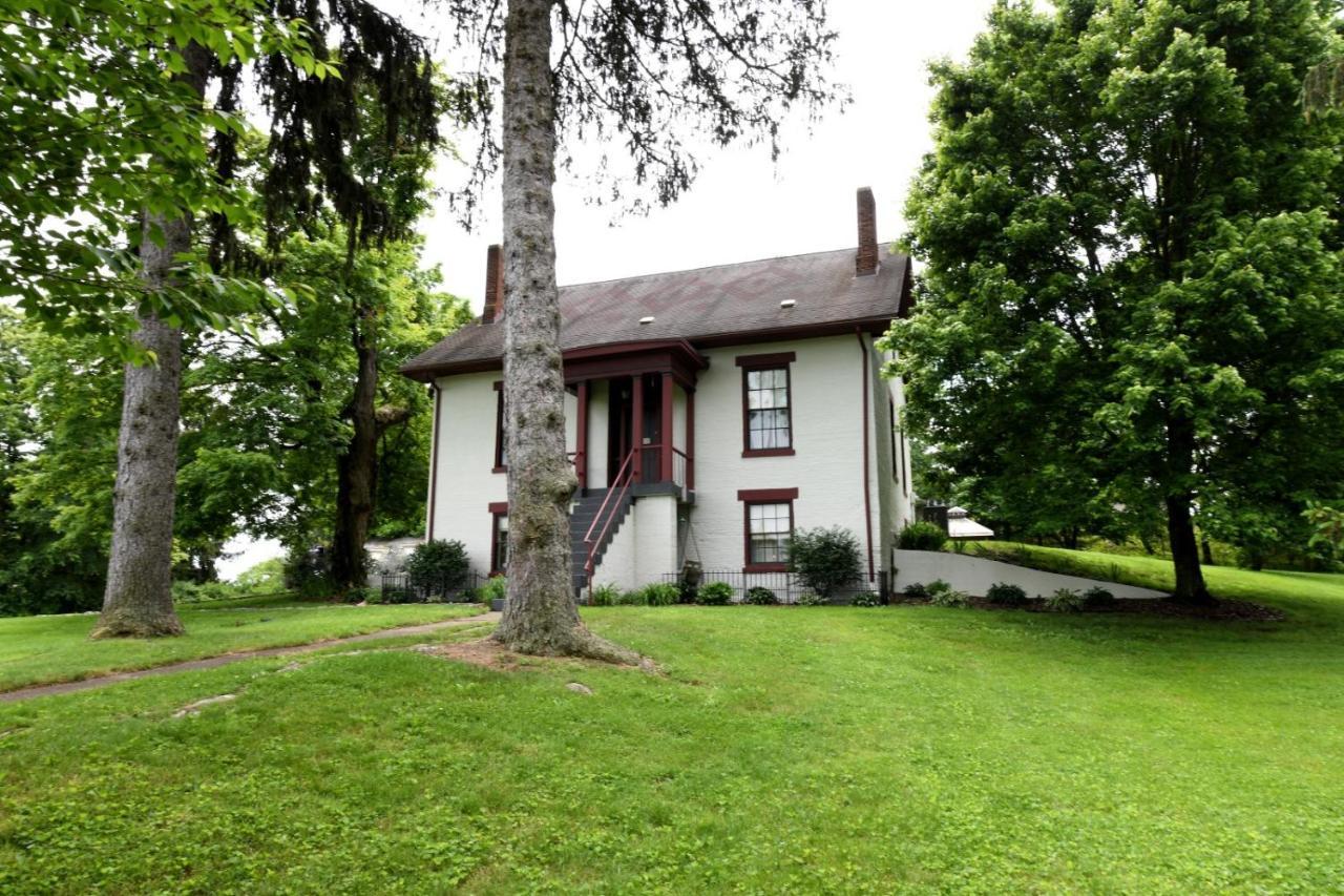 The Pines Of Dresden Bed and Breakfast Exteriör bild