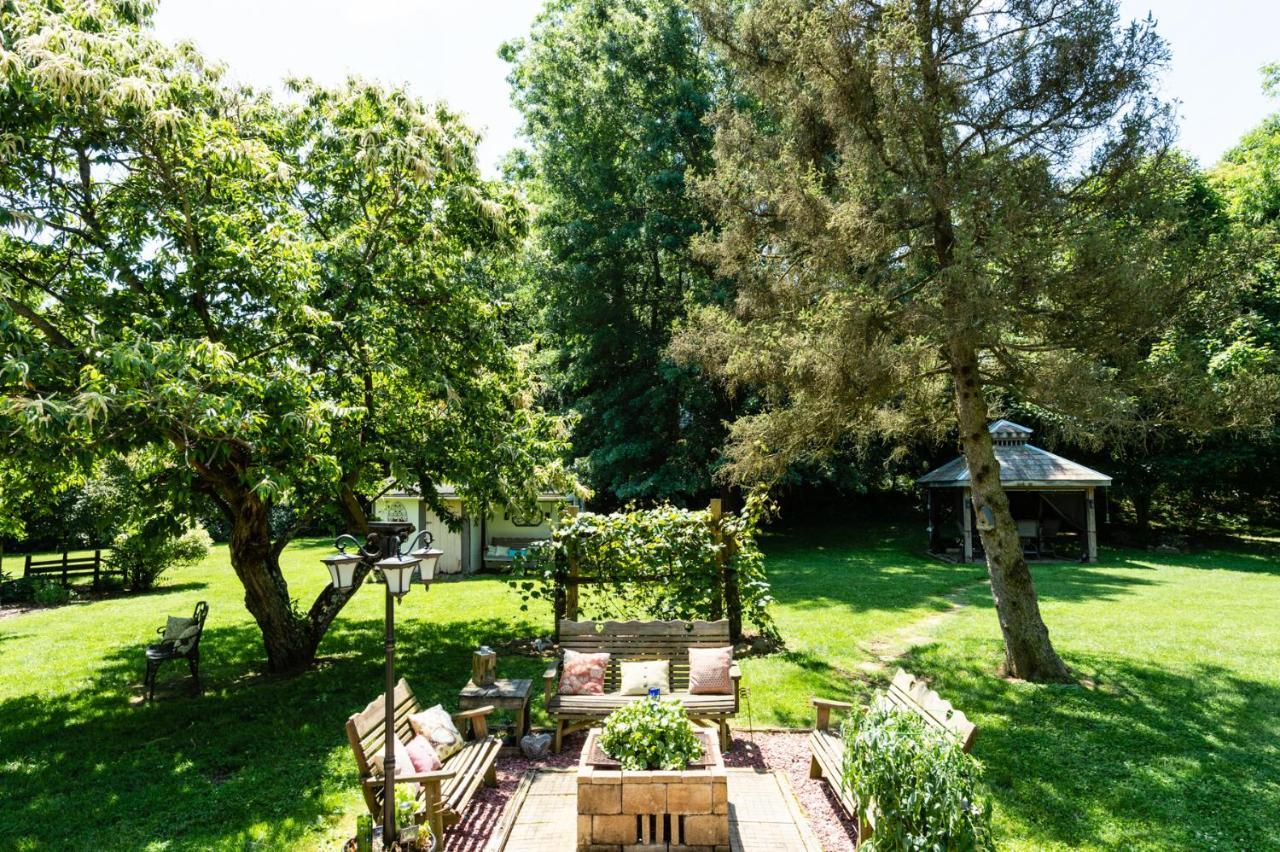 The Pines Of Dresden Bed and Breakfast Exteriör bild