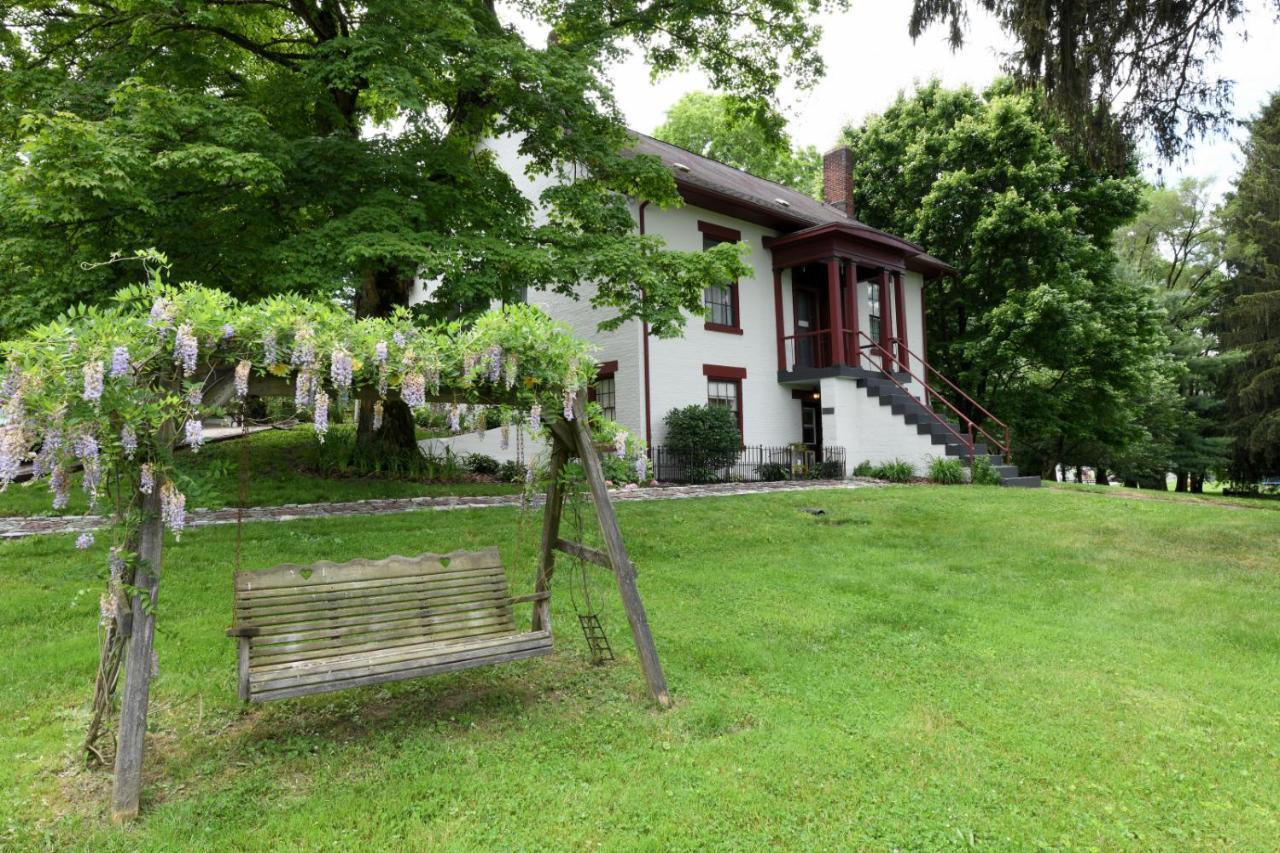 The Pines Of Dresden Bed and Breakfast Exteriör bild