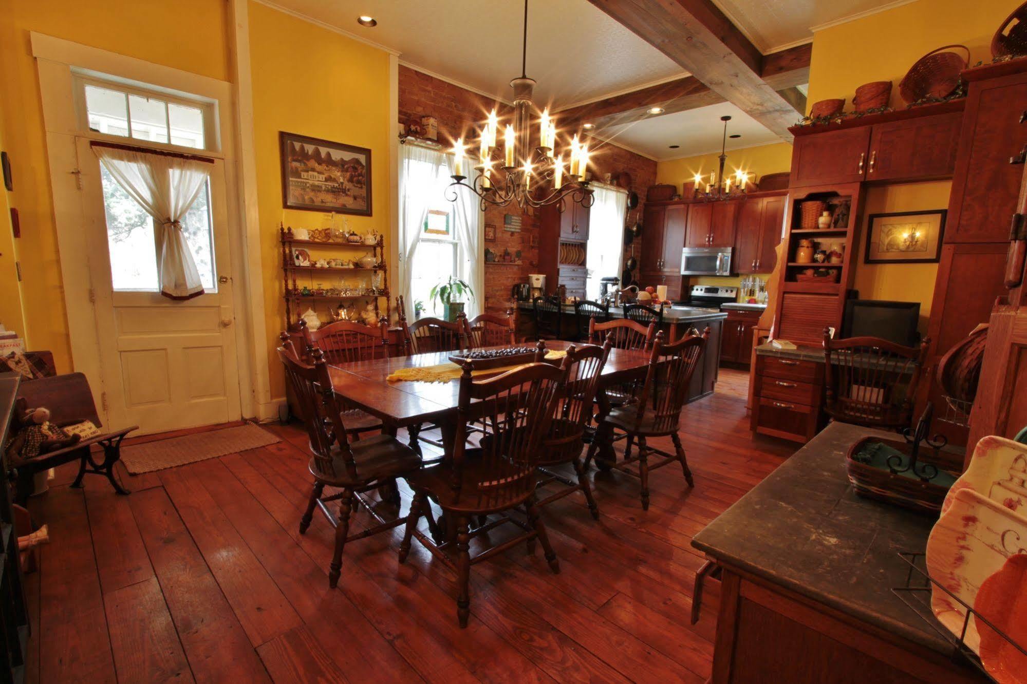 The Pines Of Dresden Bed and Breakfast Exteriör bild