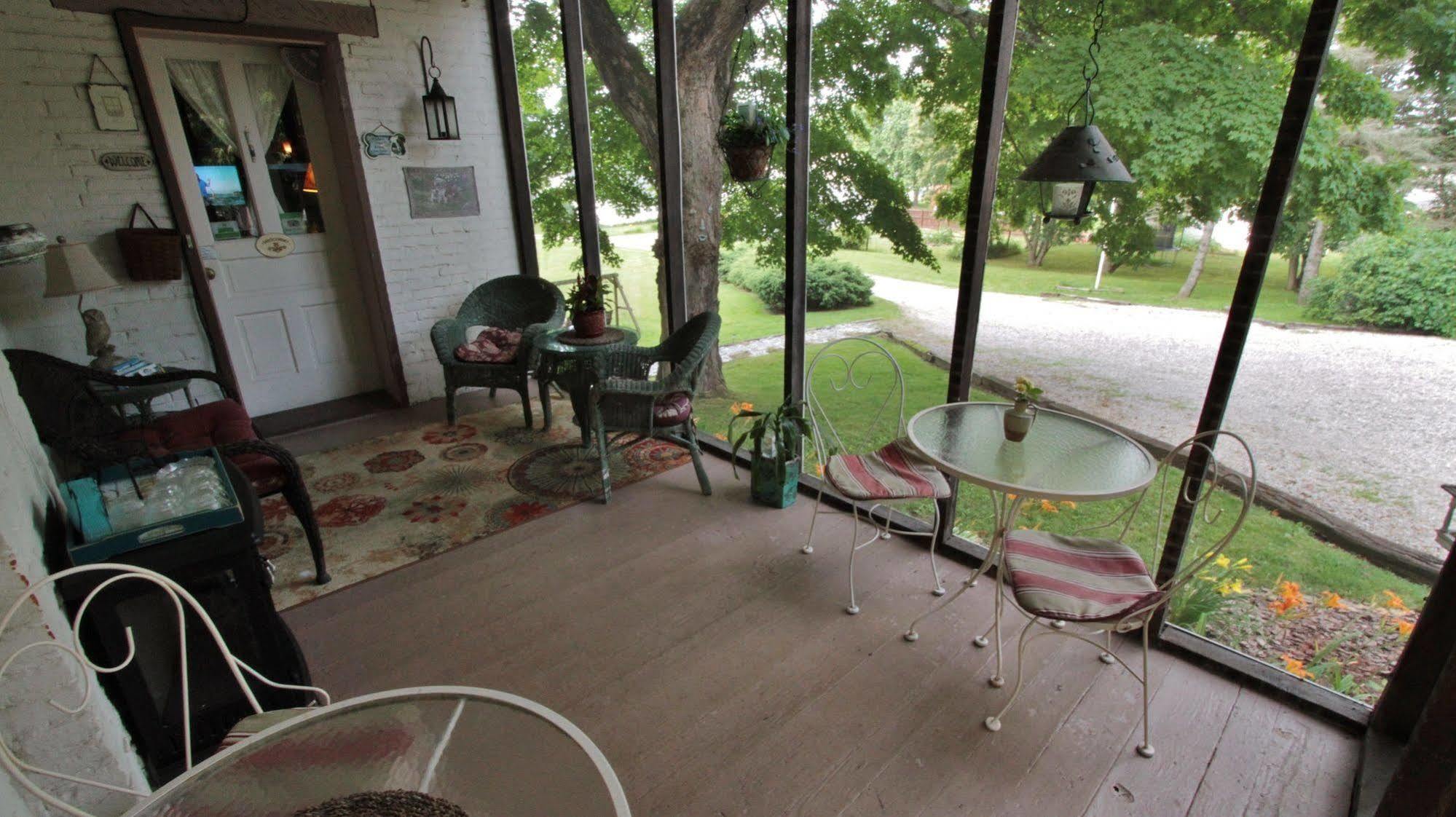 The Pines Of Dresden Bed and Breakfast Exteriör bild